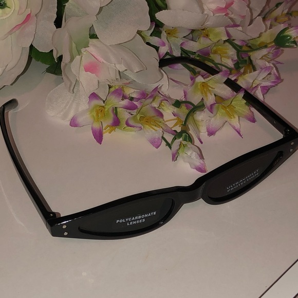 Black thin retro cat eye sunglasses fashion nova - Picture 3 of 4